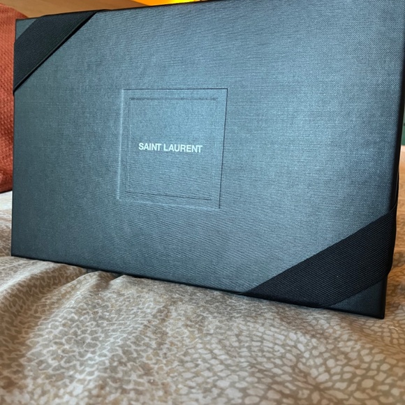 KATE MEDIUM CHAIN BAG INGRAIN DE POUDRE LEATHER - Picture 2 of 4